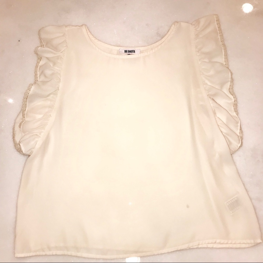 BB Dakota ruffle sleeve blouse